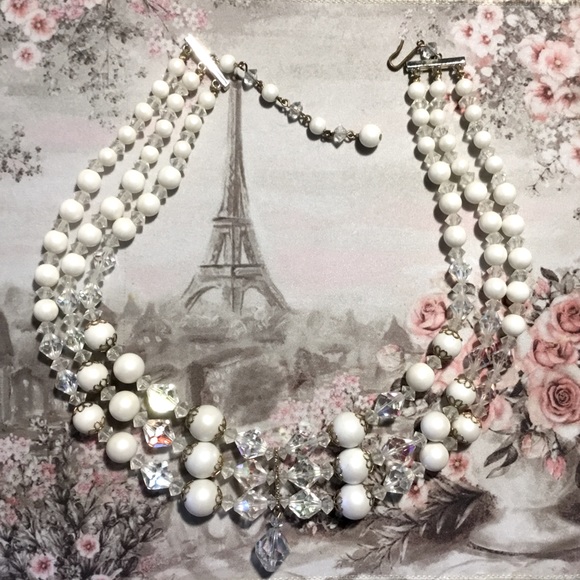 Vintage 3 STRAND Bead NECKLACE White And Clear Beads - Picture 1 of 7